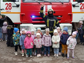 Встреча с сотрудниками МЧС Встреча с сотрудниками МЧС.